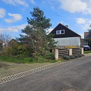 Prodej stavební parcely 1 727 m² Polepy