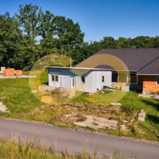 Prodej stavební parcely 3 700 m² Chvalovice