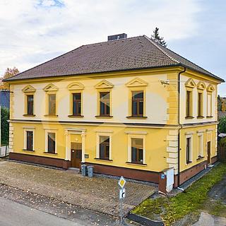 Prodej dvougeneračního domu 317 m² Malonty