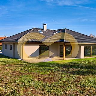 Pronájem rodinného domu 296 m² Kunice