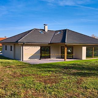 Pronájem rodinného domu 296 m&sup2; Kunice