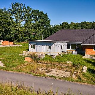 Prodej stavební parcely 3 880 m² Chvalovice