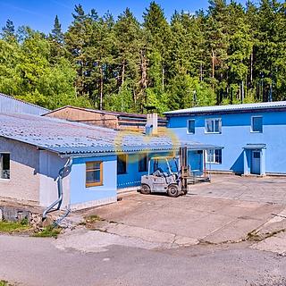 Prodej výrobního objektu 6 412 m² Háje