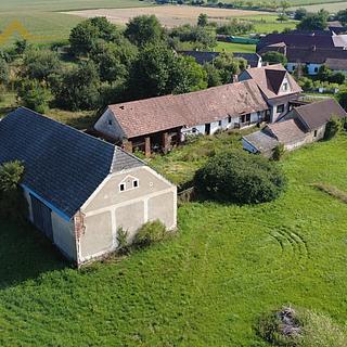 Prodej rodinného domu 480 m² Chrášťany Doubrava