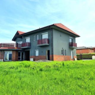 Prodej rodinného domu 320 m² Modlany