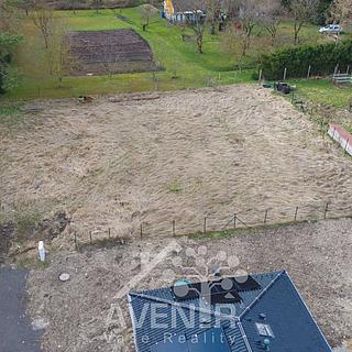 Prodej stavební parcely 886 m&sup2; Luštěnice