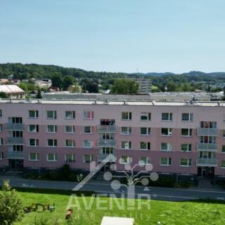 Prodej bytu 3+1 68 m² Hostinné, Sídliště