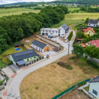 Prodej stavební parcely 968 m² Svinaře