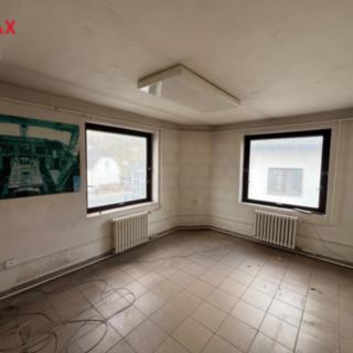 Pronájem kanceláře 3000 m² Beroun