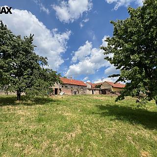 Prodej stavební parcely 2517 m&sup2; Liteň