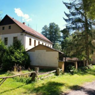 Prodej historického objektu 950 m² Dubá, Vrabcov