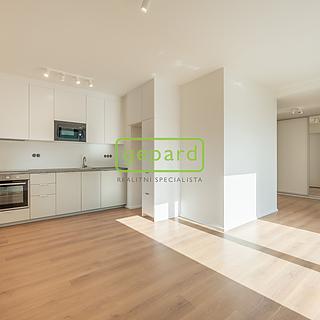 Pronájem bytu 2+kk 43 m² Praha Kobylisy, Pakoměřická