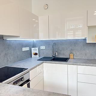 Pronájem bytu 1+kk, garsoniery 38 m² Hradec Králové