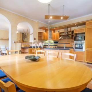 Pronájem rodinného domu 180 m² Loket, Hradní