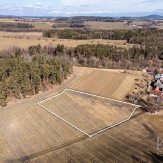 Prodej stavební parcely 5 827 m² Slapsko