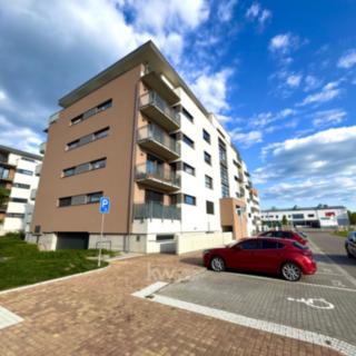 Pronájem garáže 13 m² Hradec Králové Nový, Antonína Petrofa