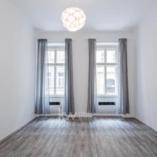 Pronájem bytu 1+1 32 m² Praha Vyšehrad, Neklanova
