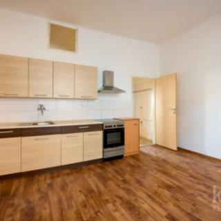 Pronájem bytu 2+1 72 m² Tábor, Farského