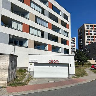 Pronájem parkovacího místa 15 m² Praha