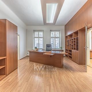 Pronájem kanceláře 270 m² Praha, Jana Zajíce