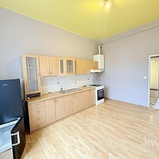 Pronájem bytu 4+1 46 m² Plzeň Jižní Předměstí, náměstí Českých bratří