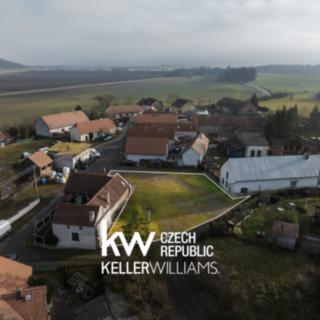 Prodej stavební parcely 730 m² Lážovice