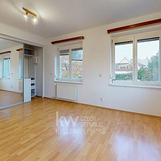Pronájem bytu 2+1 55 m² Praha