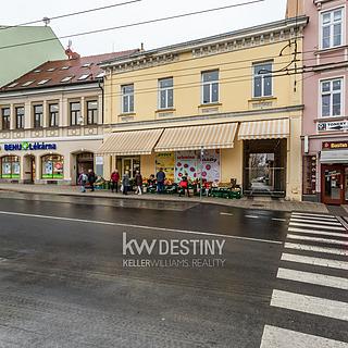 Pronájem bytu 2+1 75 m² Teplice, Benešovo náměstí