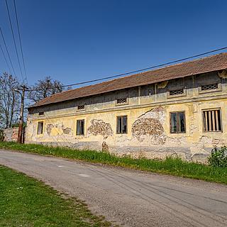 Prodej obchodu 105 m&sup2; Chrášťany