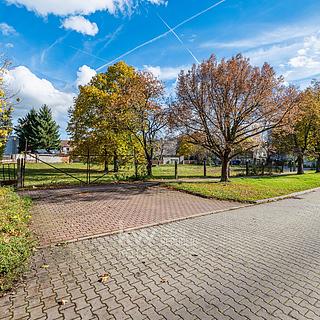 Prodej stavební parcely 985 m² Praha