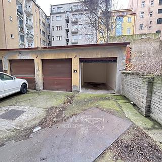 Prodej garáže 13 m² Praha Holešovice, Šternberkova