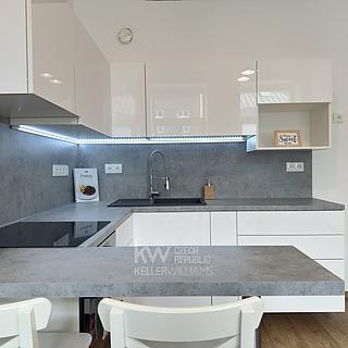 Pronájem bytu 1+kk, garsoniery 38 m² Hradec Králové