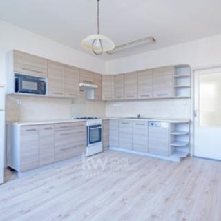 Pronájem bytu 3+1 88 m² Pardubice, Lonkova