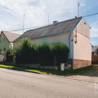 Prodej rodinného domu 200 m² Ledce