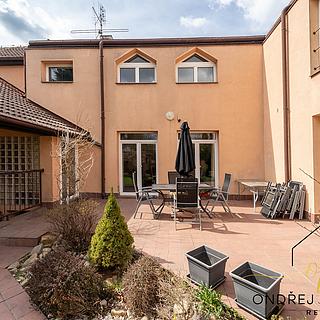 Prodej činžovního domu 265 m² Lety, Sokolská