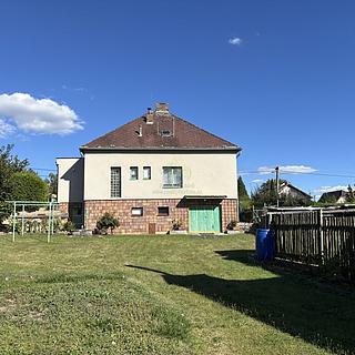 Prodej rodinného domu 240 m² Břasy