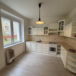 Pronájem bytu 2+1 66 m&sup2; Rokycany