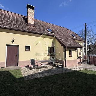 Prodej rodinného domu 300 m&sup2; Šťáhlavy