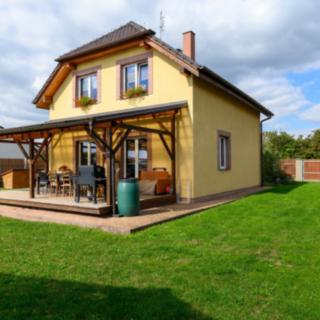 Prodej rodinného domu 122 m² Úherce, Luční