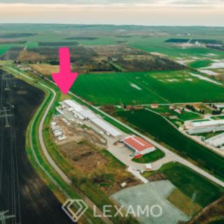 Prodej komerčního pozemku 3 300 m² Měnín