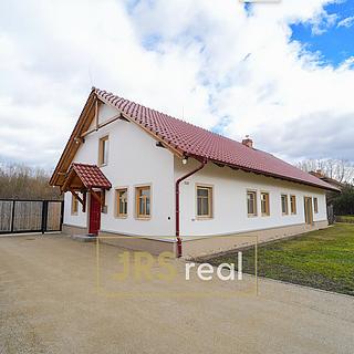 Prodej rodinného domu 187 m² Novosedly