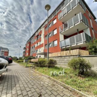 Pronájem bytu 1+kk, garsoniery 35 m² Zlín