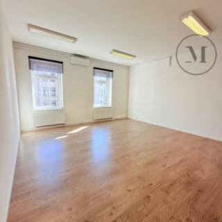Pronájem kanceláře 180 m&sup2; České Budějovice