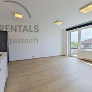 Pronájem bytu 1+kk, garsoniery 36 m² Praha