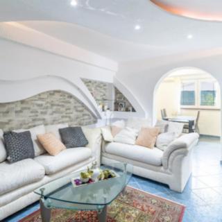 Prodej vily, 330m&sup2;