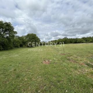 Prodej komerčního pozemku, 6800m²