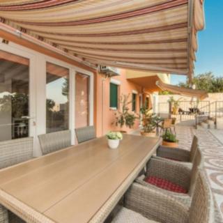 Prodej vily, 260m&sup2;