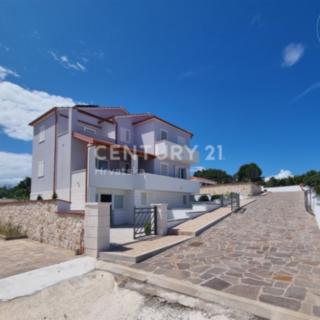 Prodej rodinného domu, 1000m&sup2;