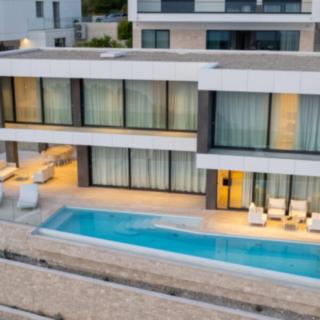 Prodej vily, 220m&sup2;