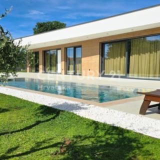 Prodej rodinného domu, 792m²